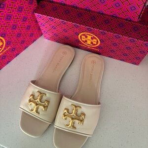 NEW Tory Burch Cream Slide Sandals with Gold Logo size 9